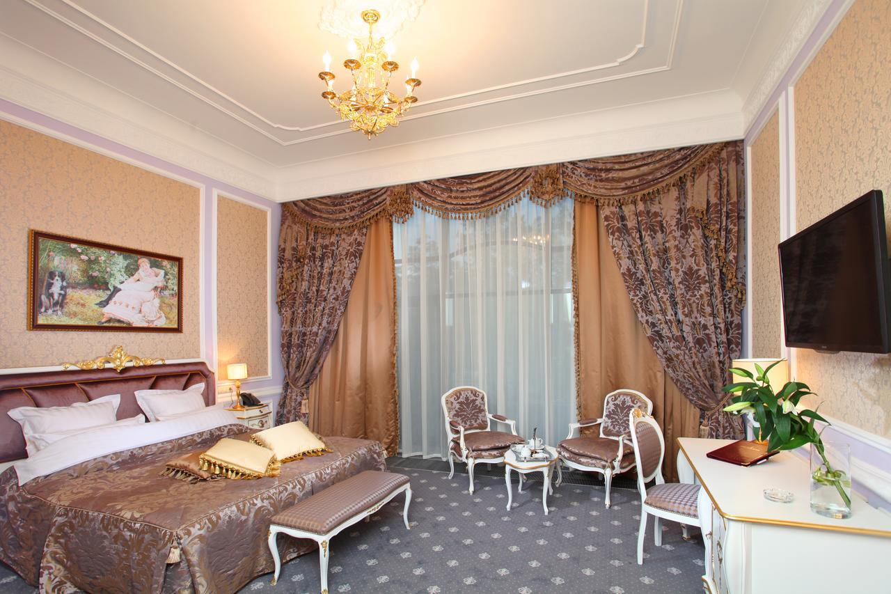 Aleksandrovski Grand Hotel Vladikavkaz Værelse billede