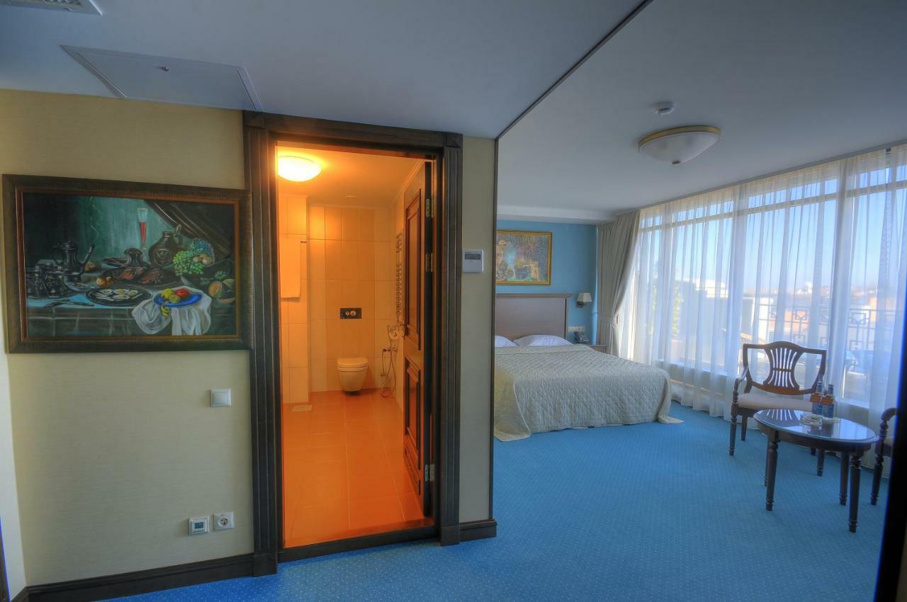 Aleksandrovski Grand Hotel Vladikavkaz Eksteriør billede
